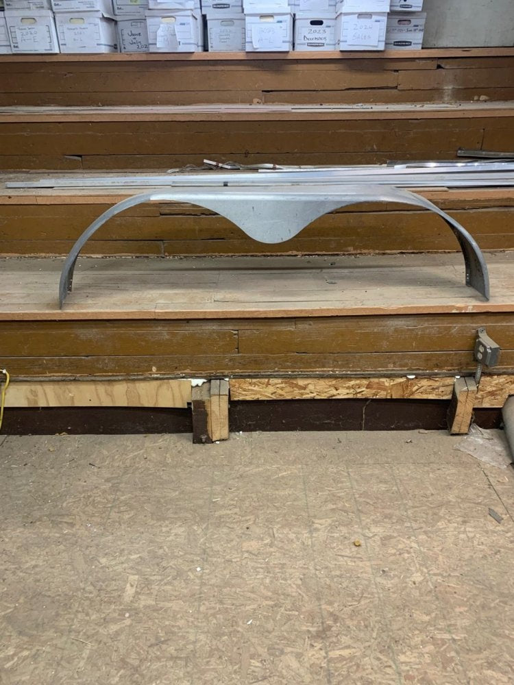 USED SMOOTH TANDEM AXLE FENDER, ALUMINUM - 9"X76"X18"