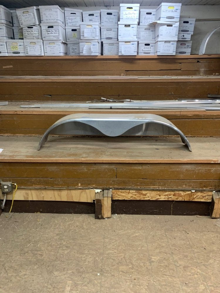 USED SMOOTH TANDEM AXLE FENDER, ALUMINUM, WITH BACKER PLATE - 10"X67"X15"