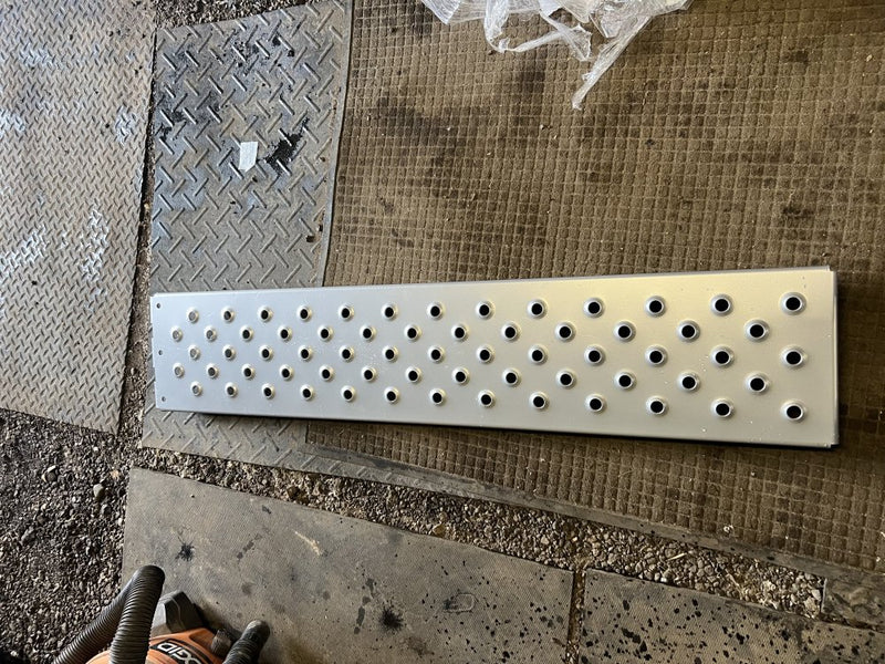 SURE-TRAC FAB, CAR HAULER RAMP 10K 7GA - FOR ALUMINUM TRAILERS, STEEL PAINTED SILVER